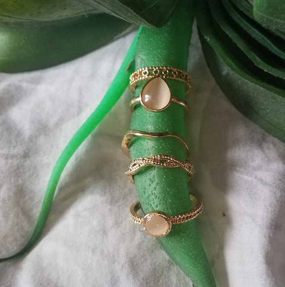 BOHO GOLD CREAM STACK RINGS - Picture 2 of 3
